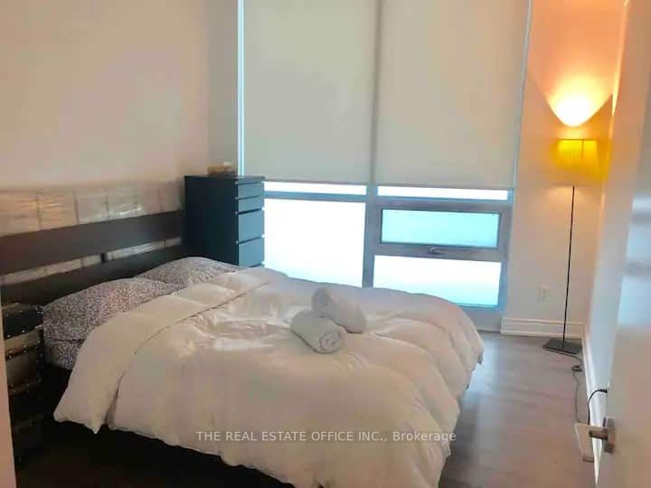 219 Fort York Blvd, #3802