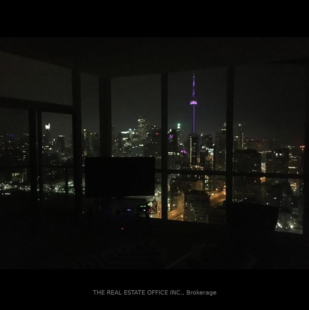 219 Fort York Blvd, #3802