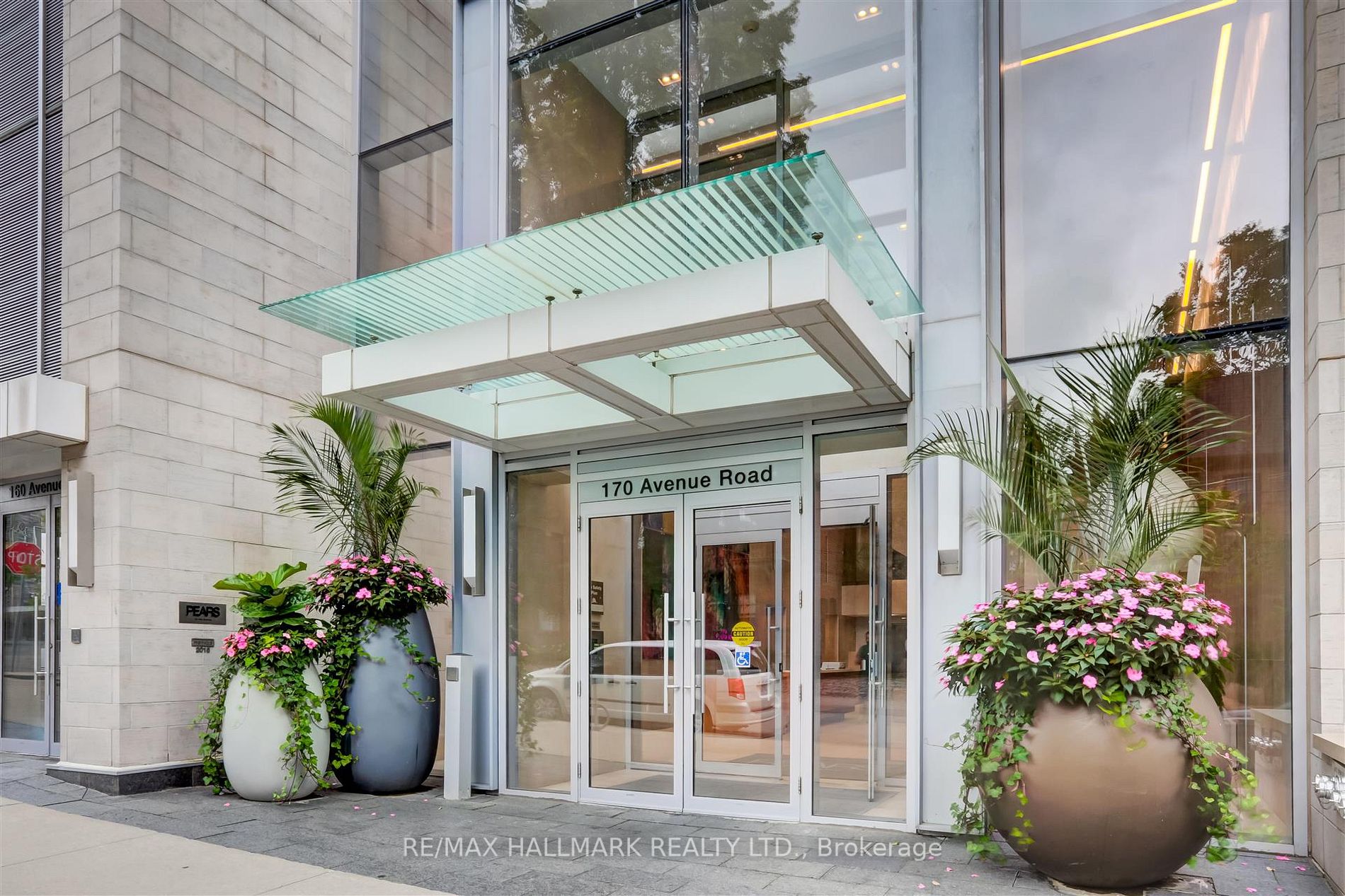 170 Avenue Rd, #503