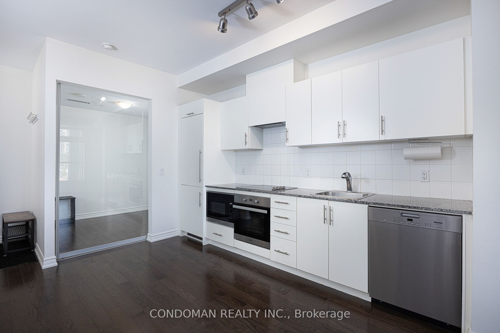 23 Glebe Road W, #515