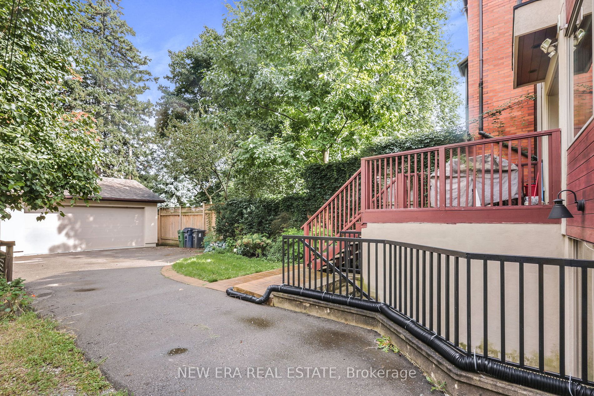 313 Glen Rd