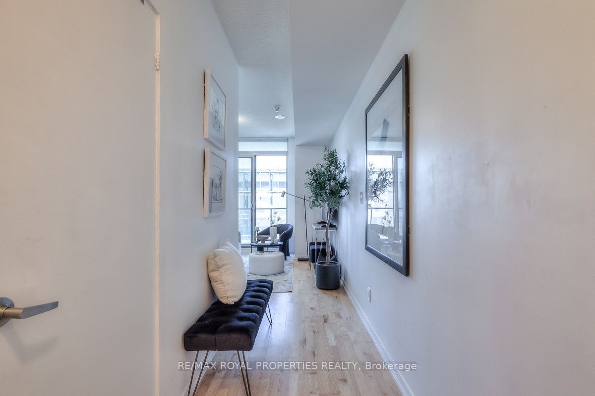 65 Bremner Blvd, #4007
