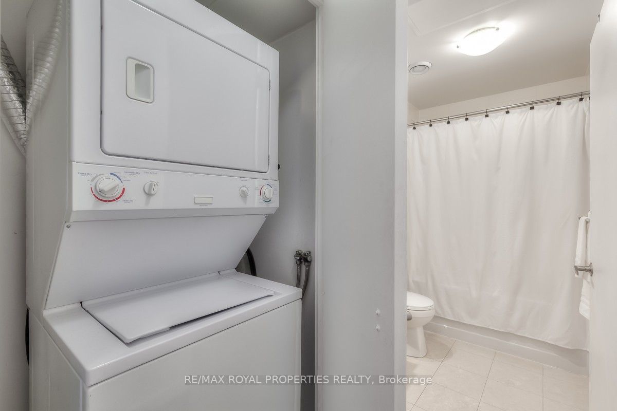 65 Bremner Blvd, #4007