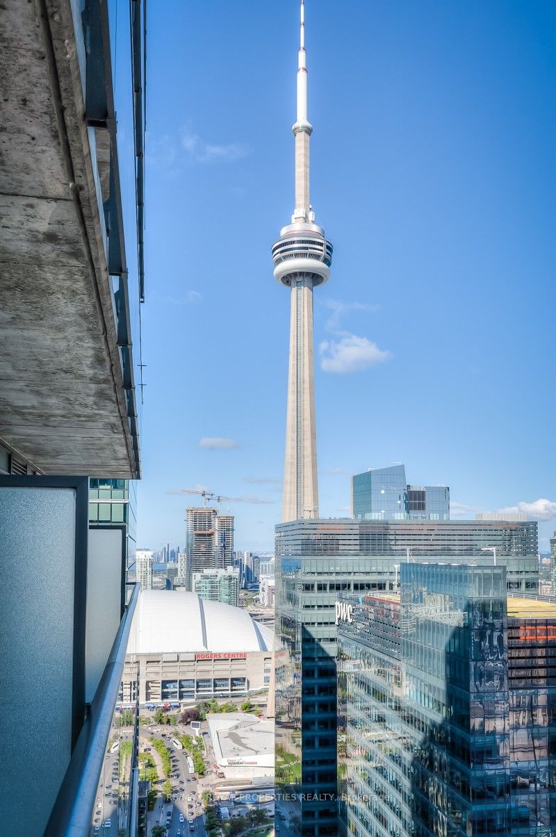 65 Bremner Blvd, #4007