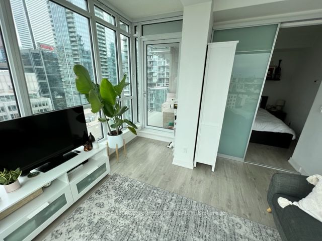 199 Richmond St, #2202