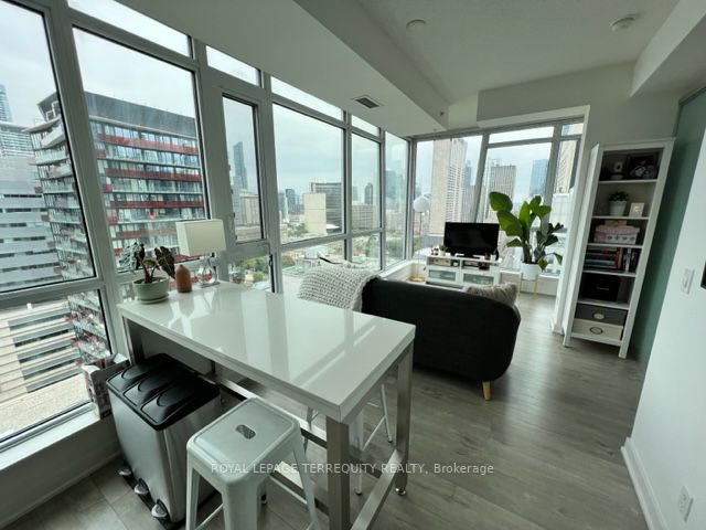 199 Richmond St, #2202