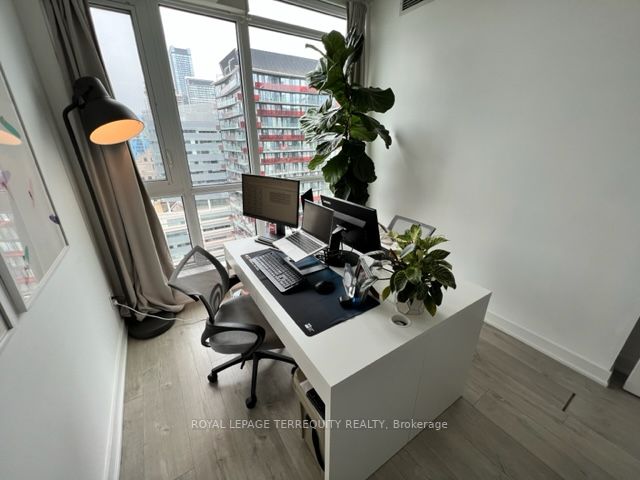 199 Richmond St, #2202