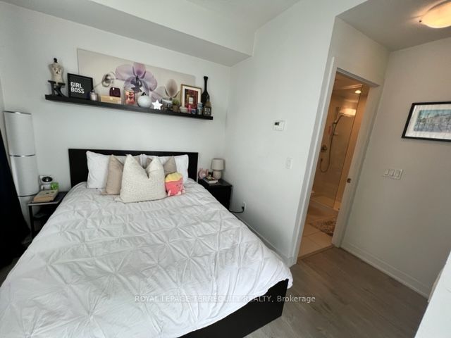 199 Richmond St, #2202