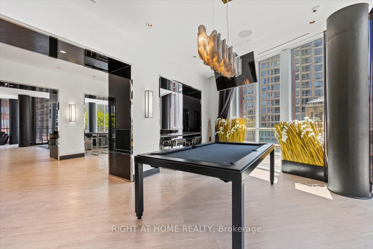 32 Davenport Road, #304