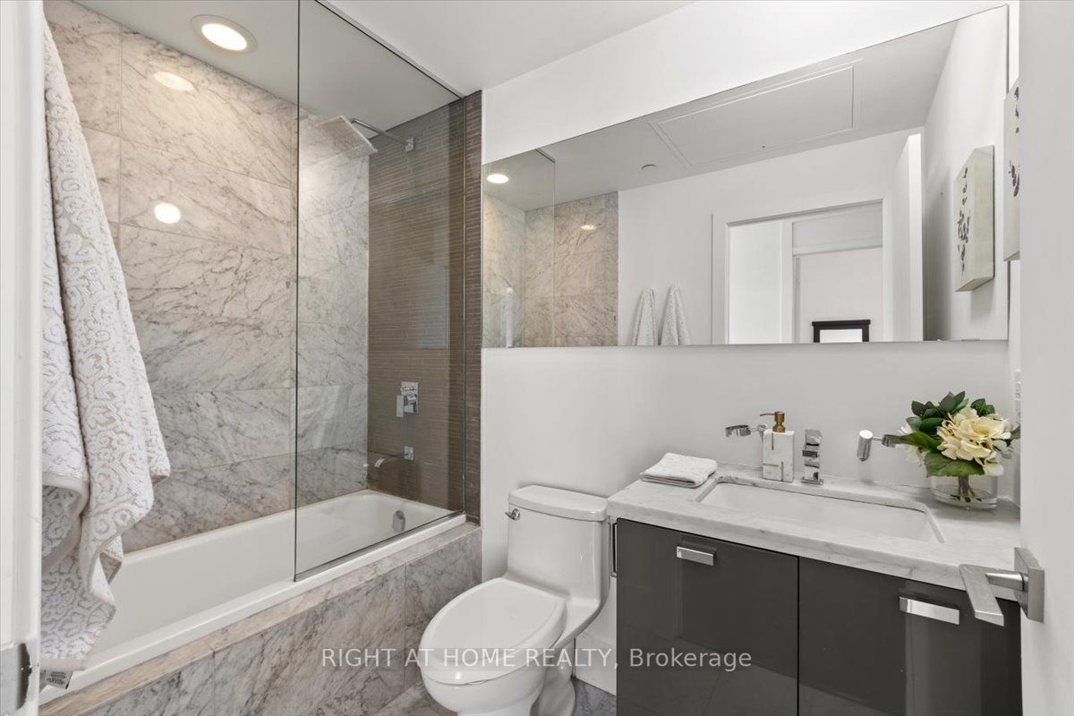 32 Davenport Road, #304