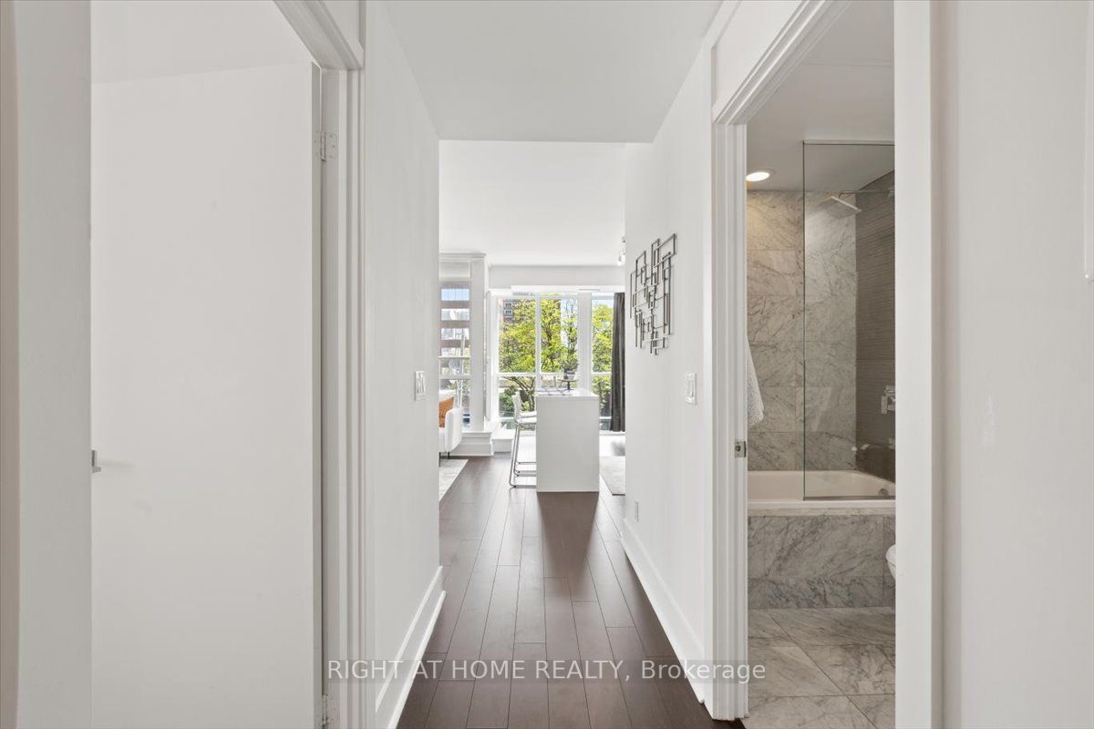 32 Davenport Road, #304