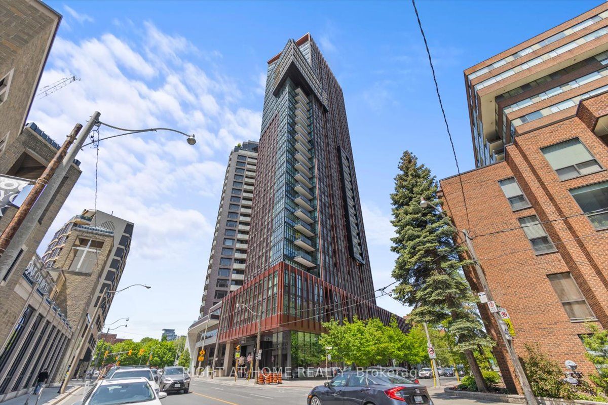 32 Davenport Road, #304