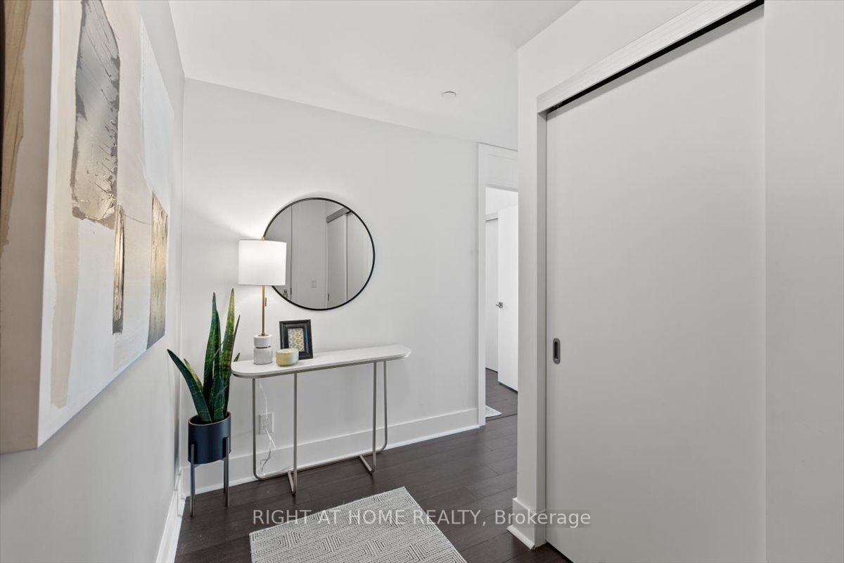32 Davenport Road, #304