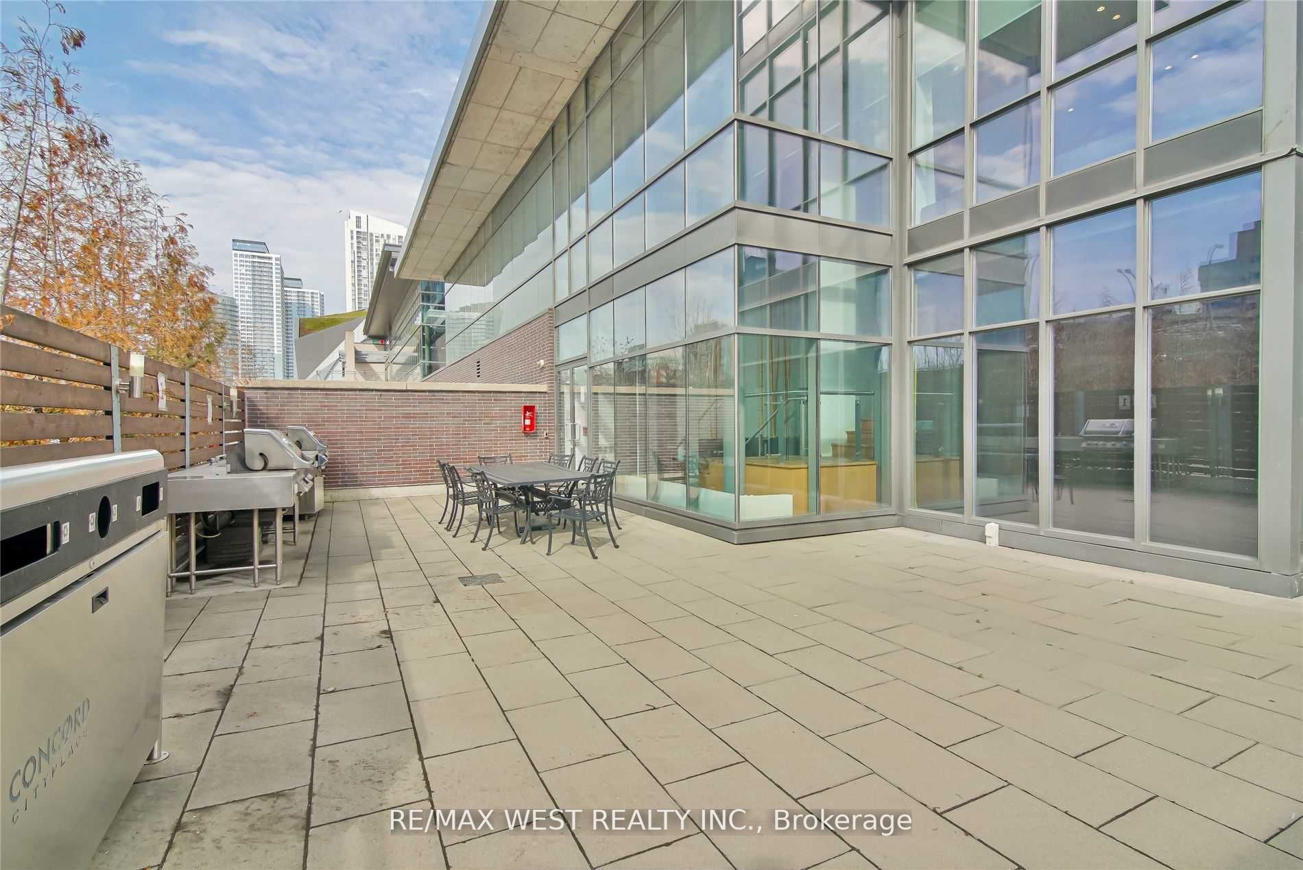 11 Brunel Crt, #1716