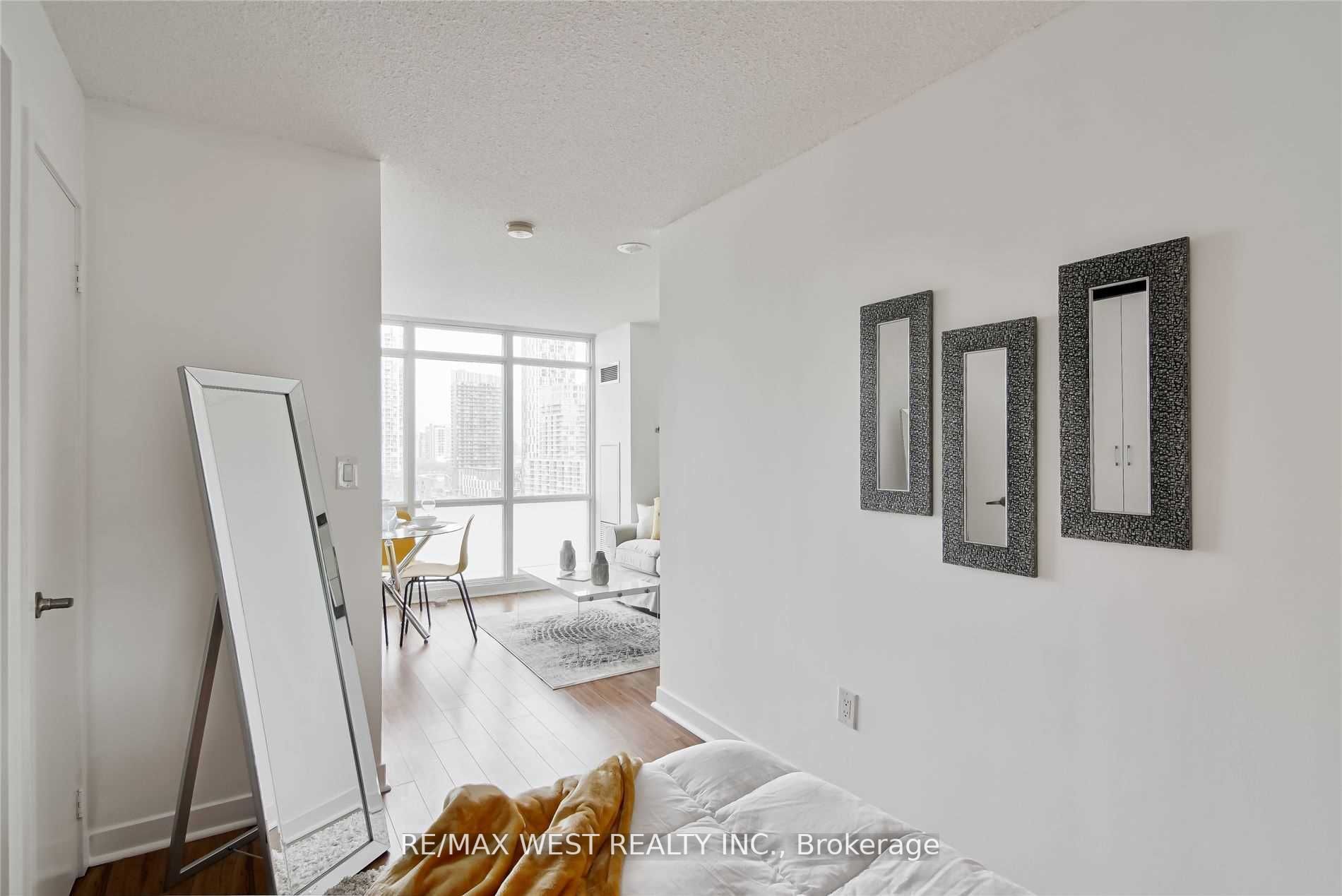 11 Brunel Crt, #1716