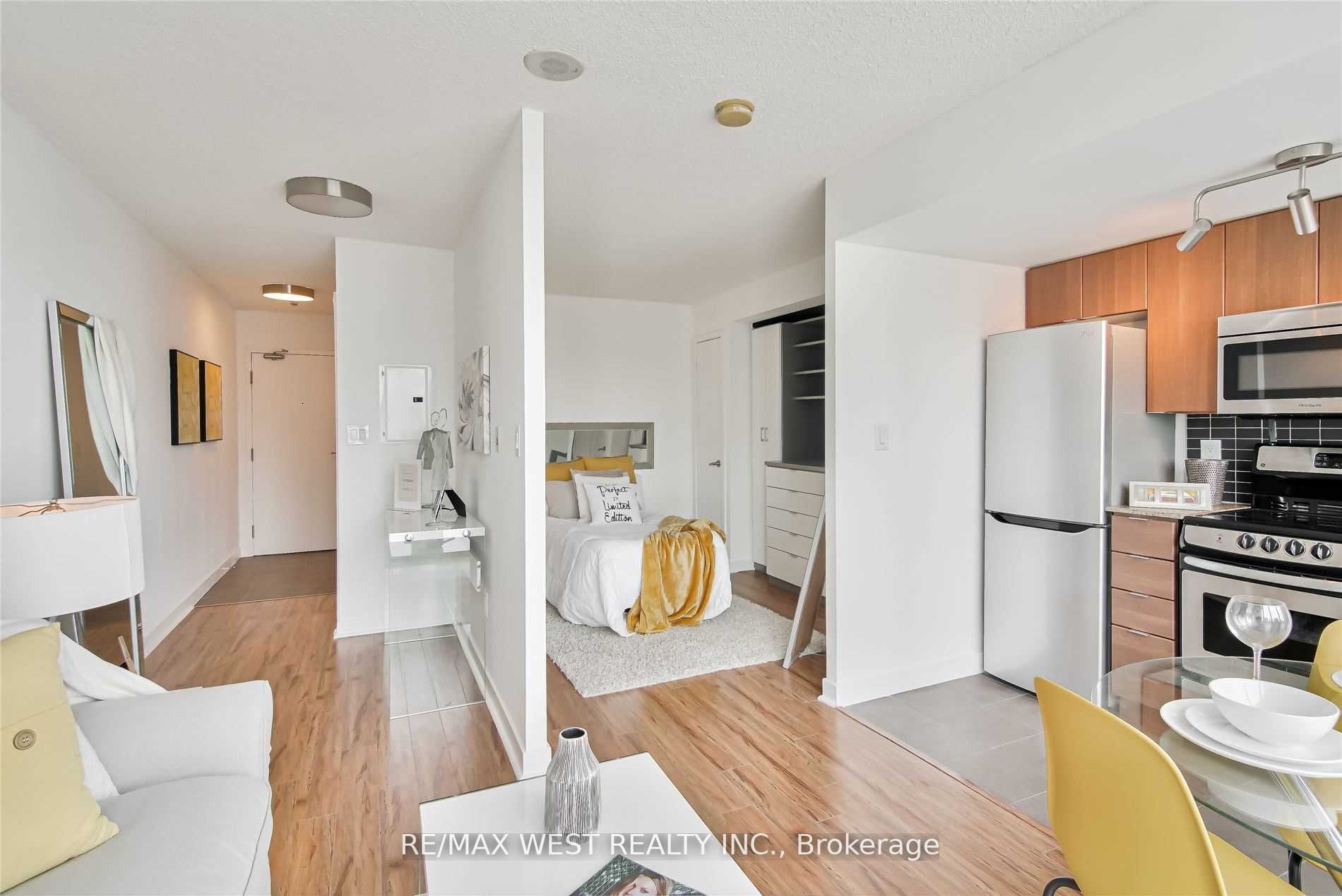 11 Brunel Crt, #1716