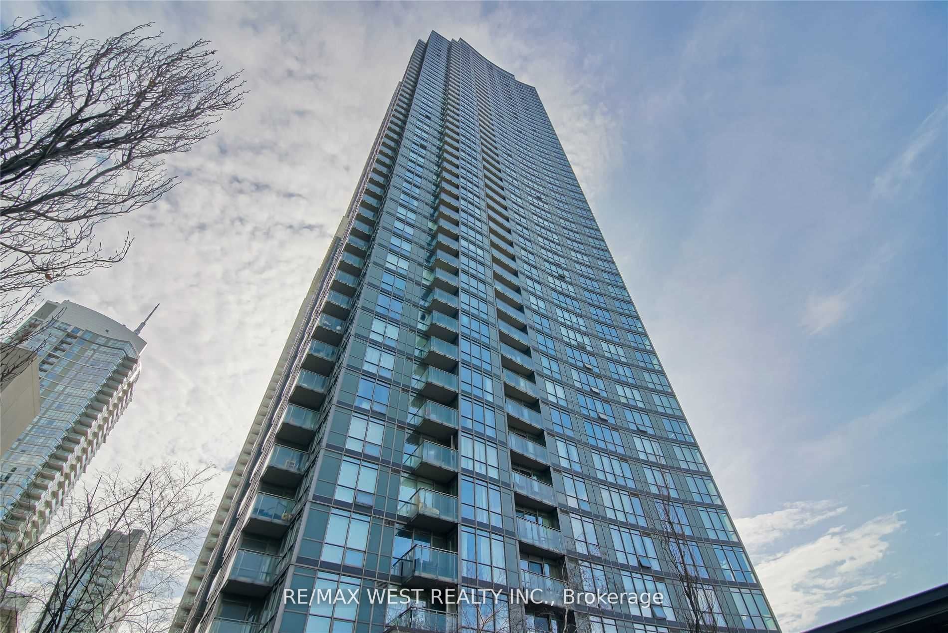 11 Brunel Crt, #1716
