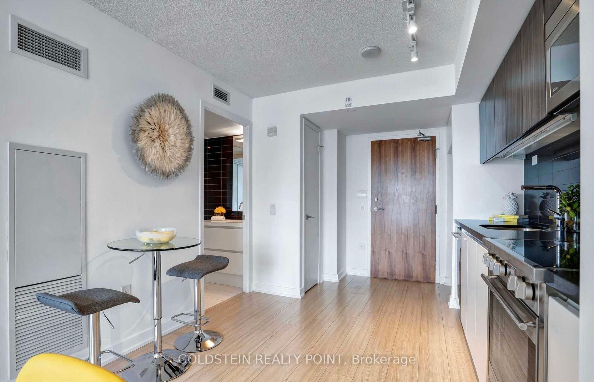 75 Queens Wharf Rd E, #2810