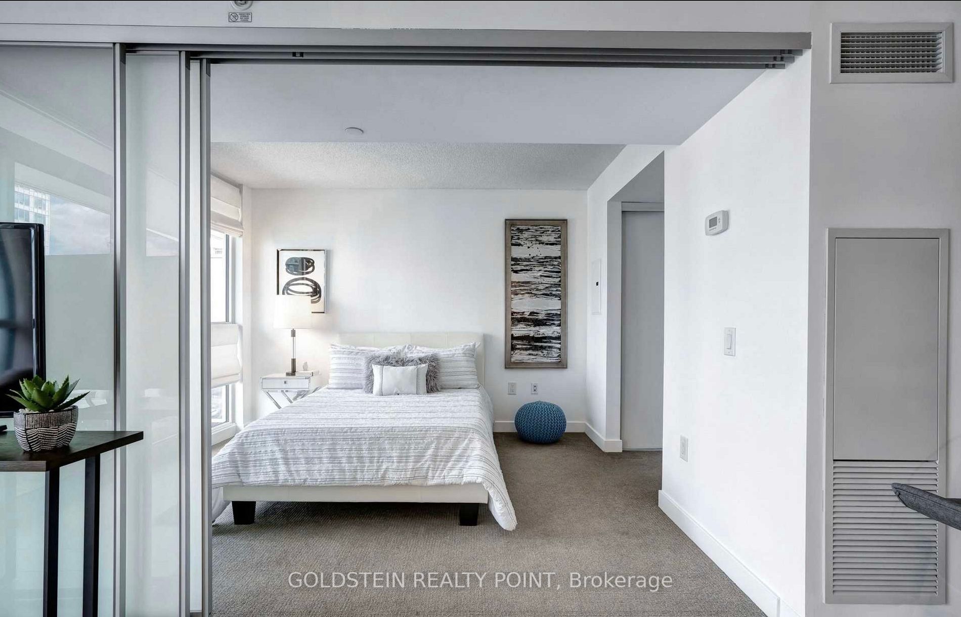 75 Queens Wharf Rd E, #2810