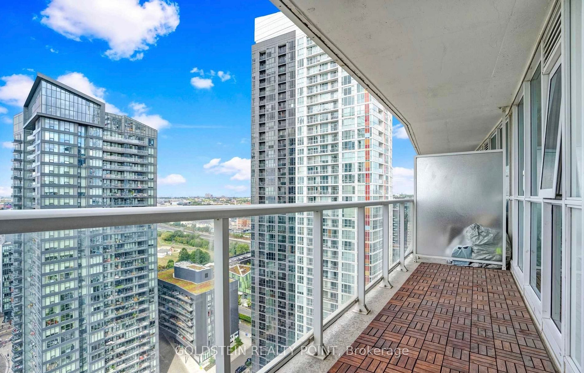 75 Queens Wharf Rd E, #2810