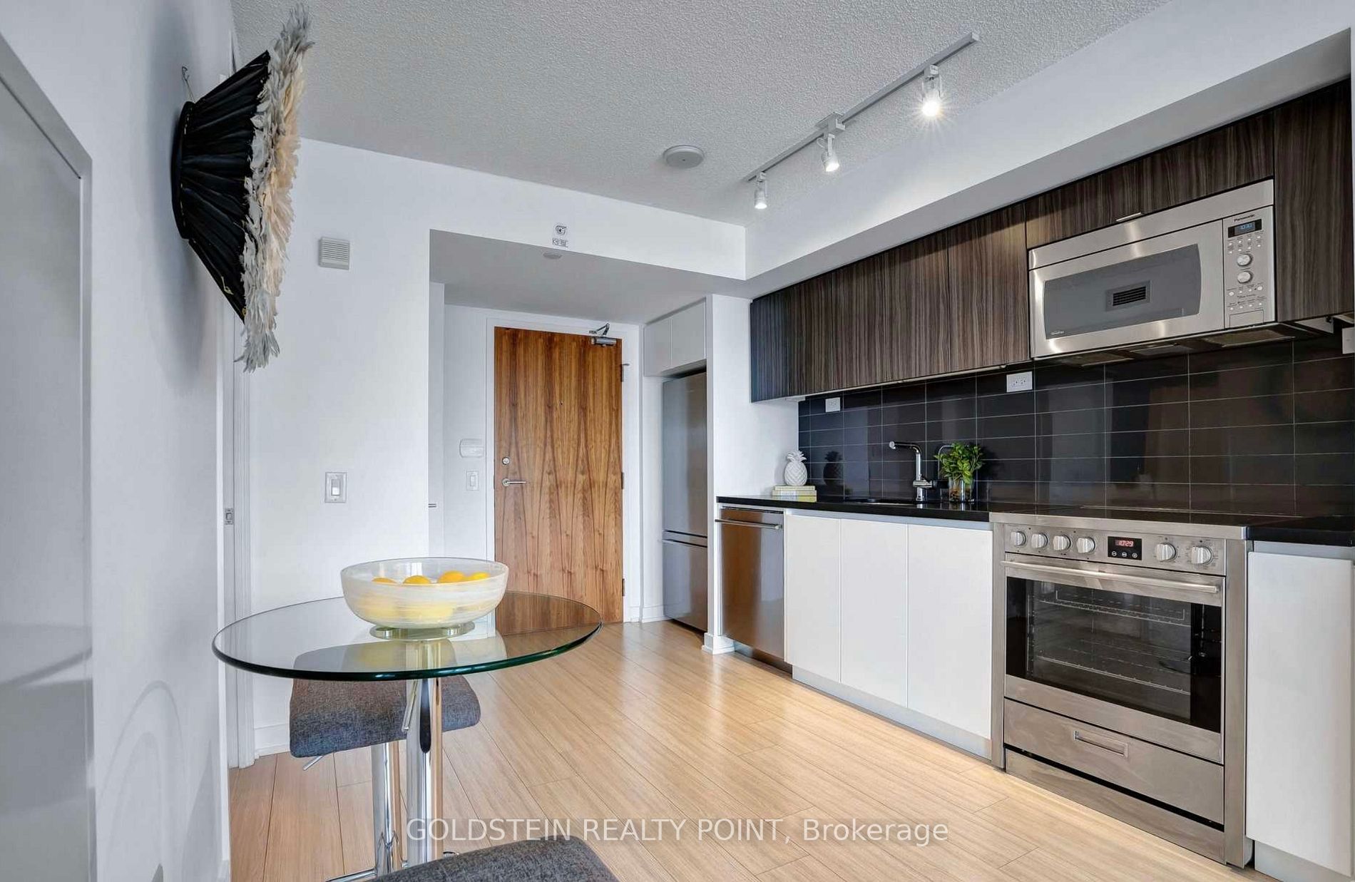 75 Queens Wharf Rd E, #2810
