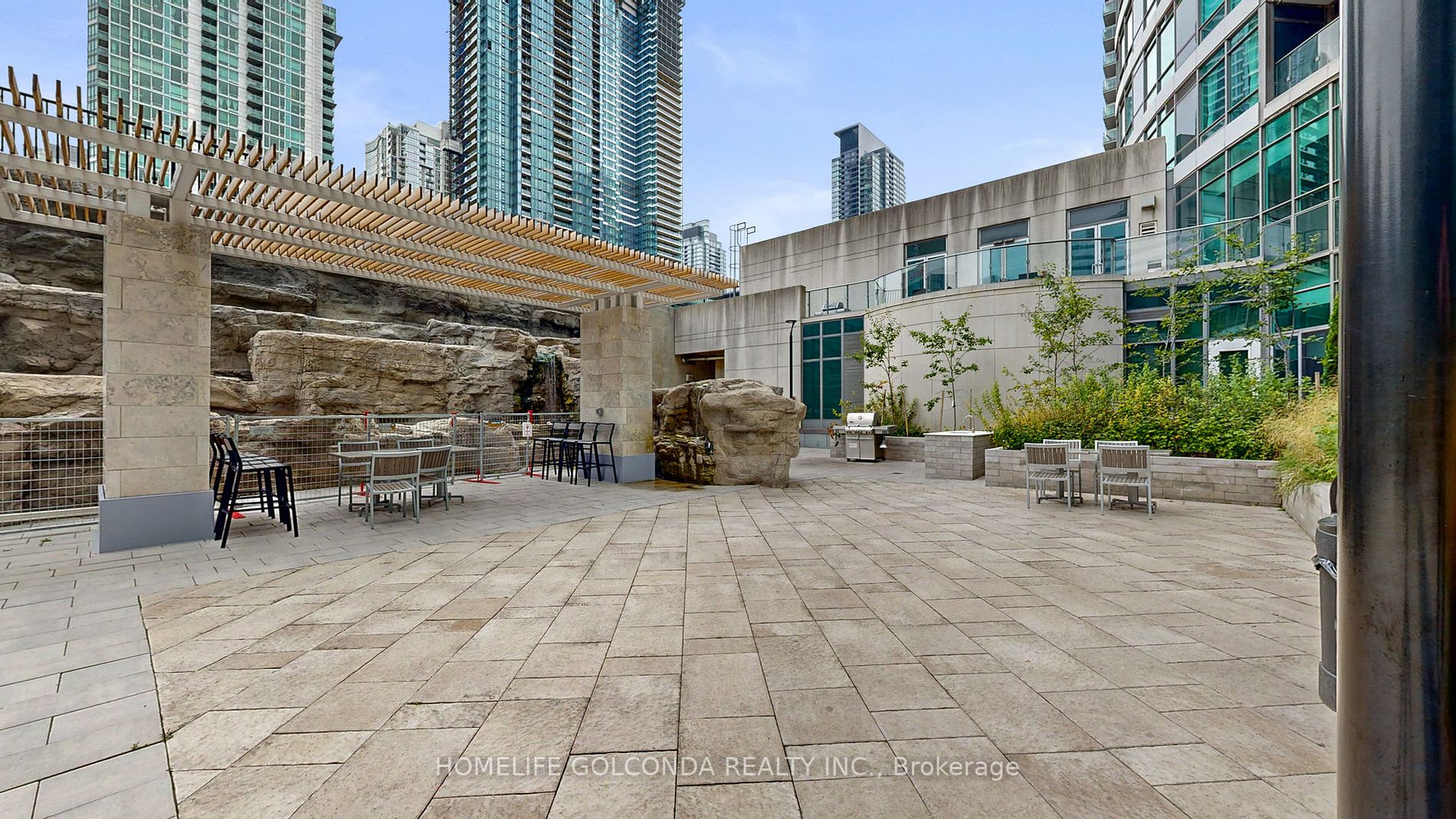 373 Front St W, #2607