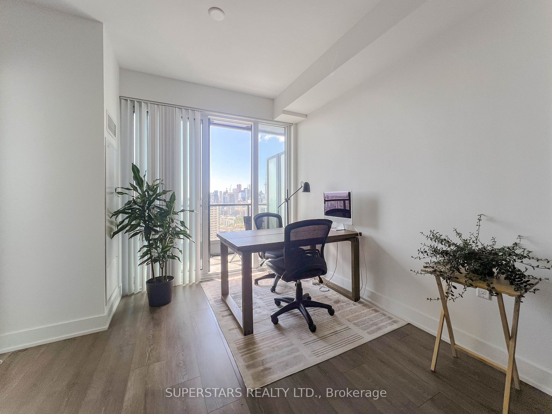 585 Bloor St E, #3120