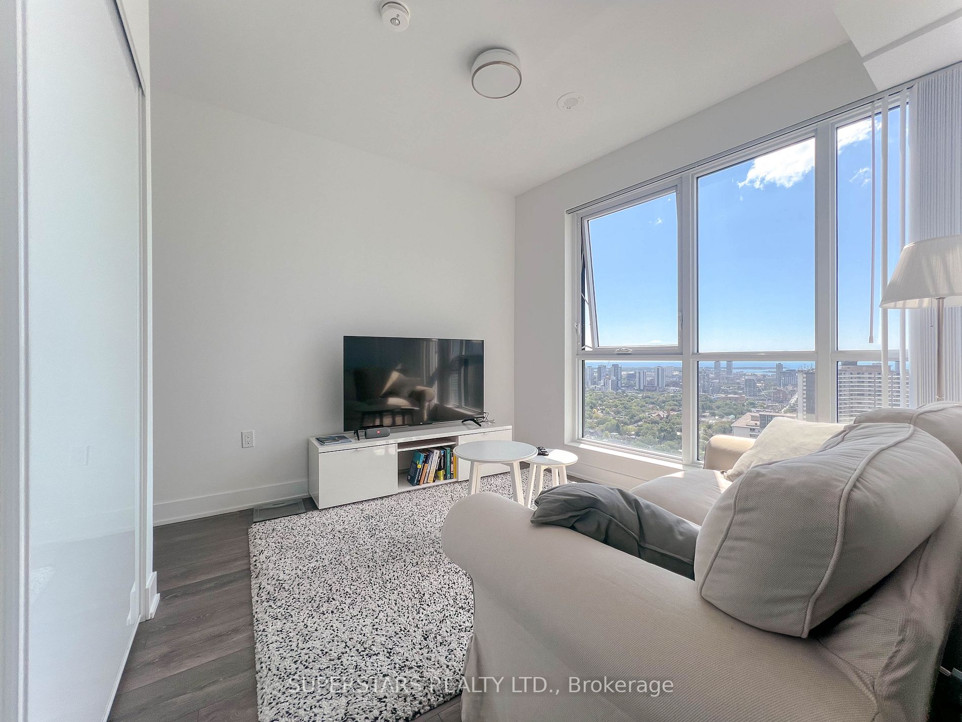585 Bloor St E, #3120