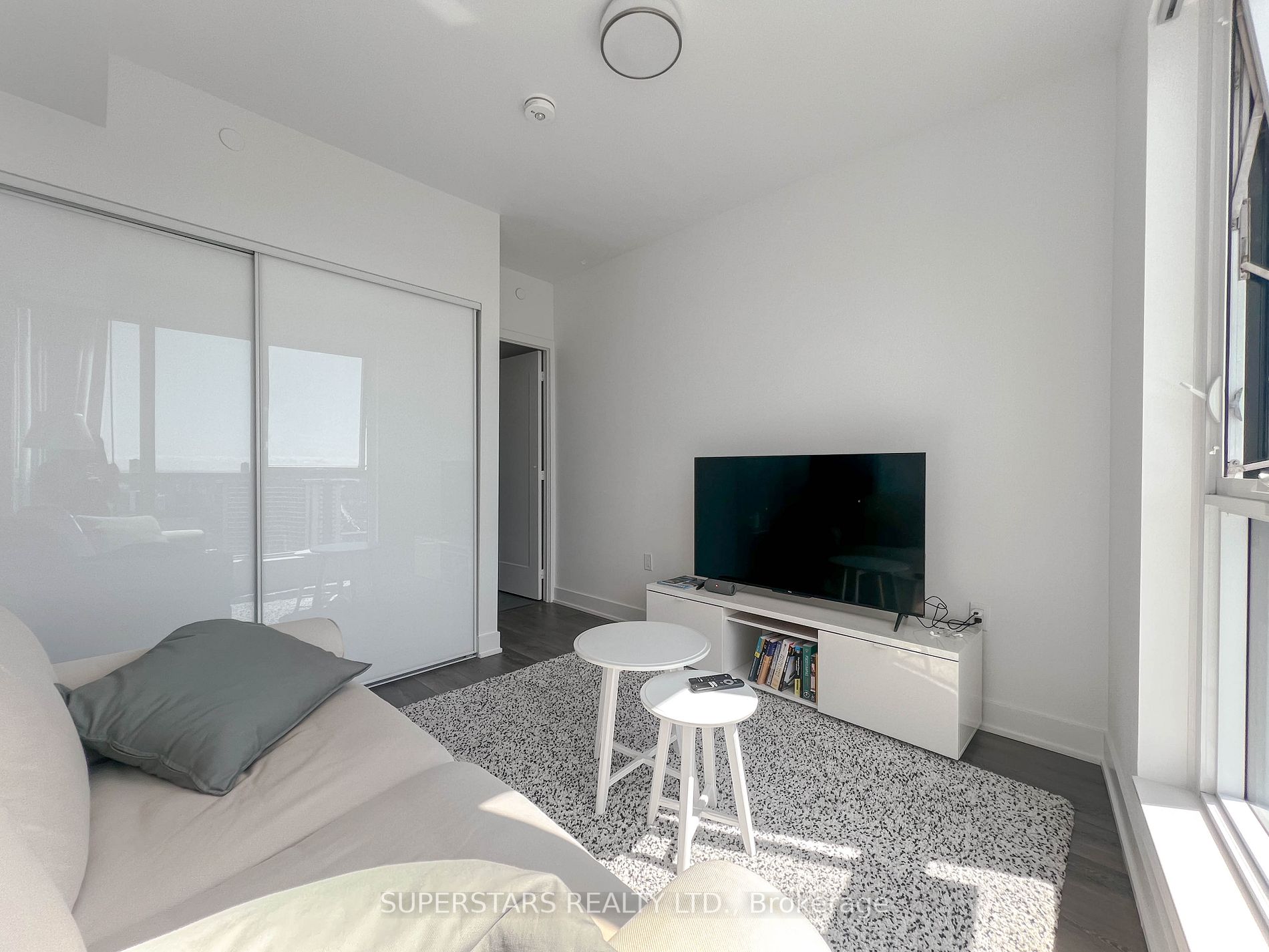 585 Bloor St E, #3120