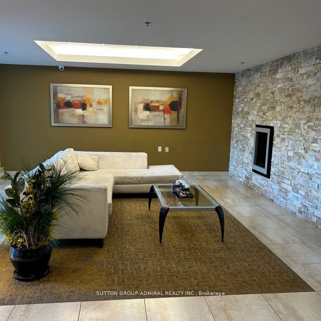 920 Sheppard Ave W, #605