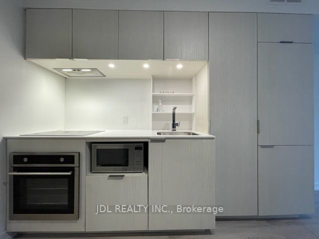 77 Shuter St, #530
