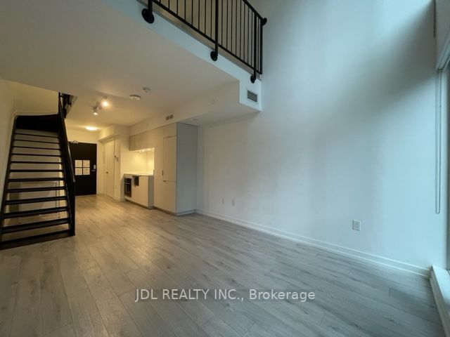 77 Shuter St, #530