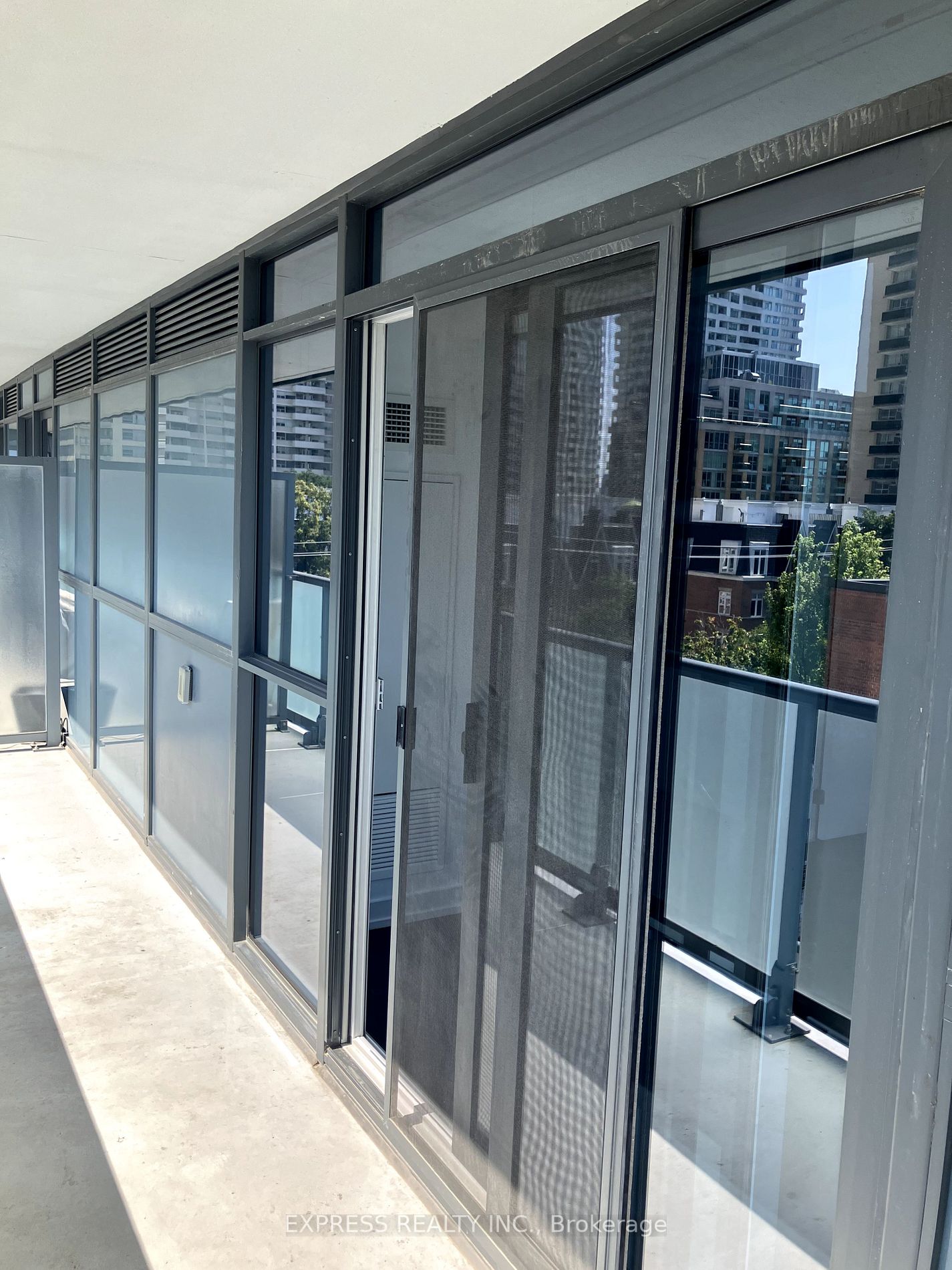 125 Redpath Avenue, #415