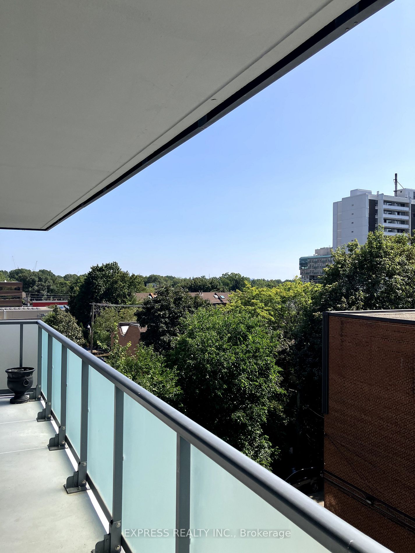 125 Redpath Avenue, #415