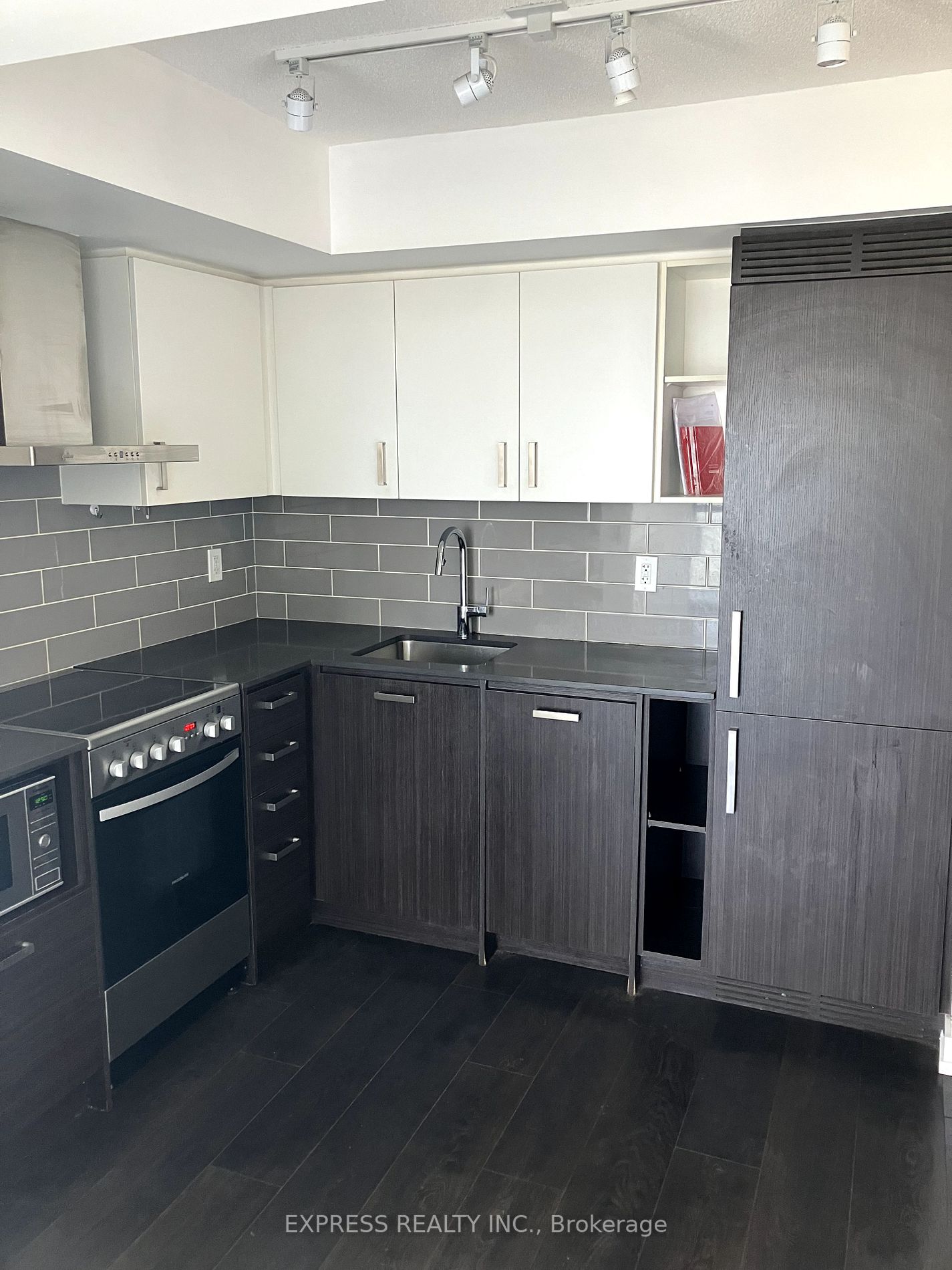 125 Redpath Avenue, #415