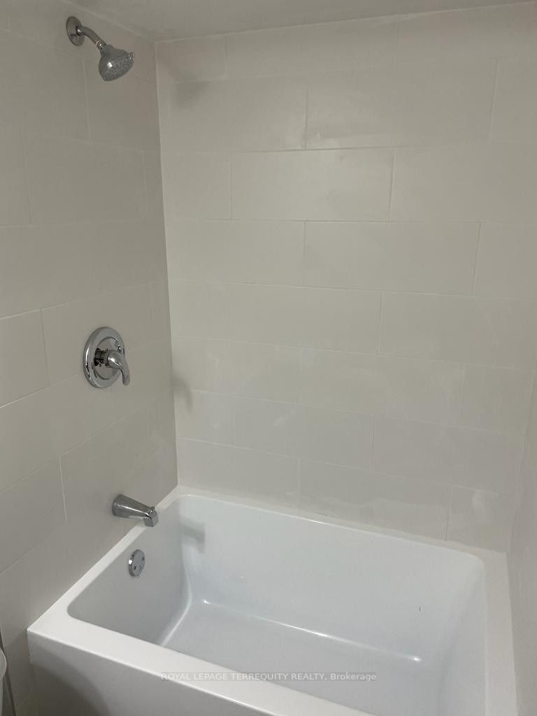 646 Lansdowne Avenue, #3