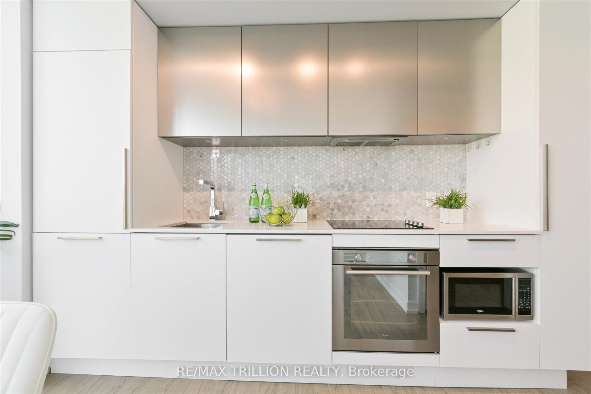 85 Wood St, #820