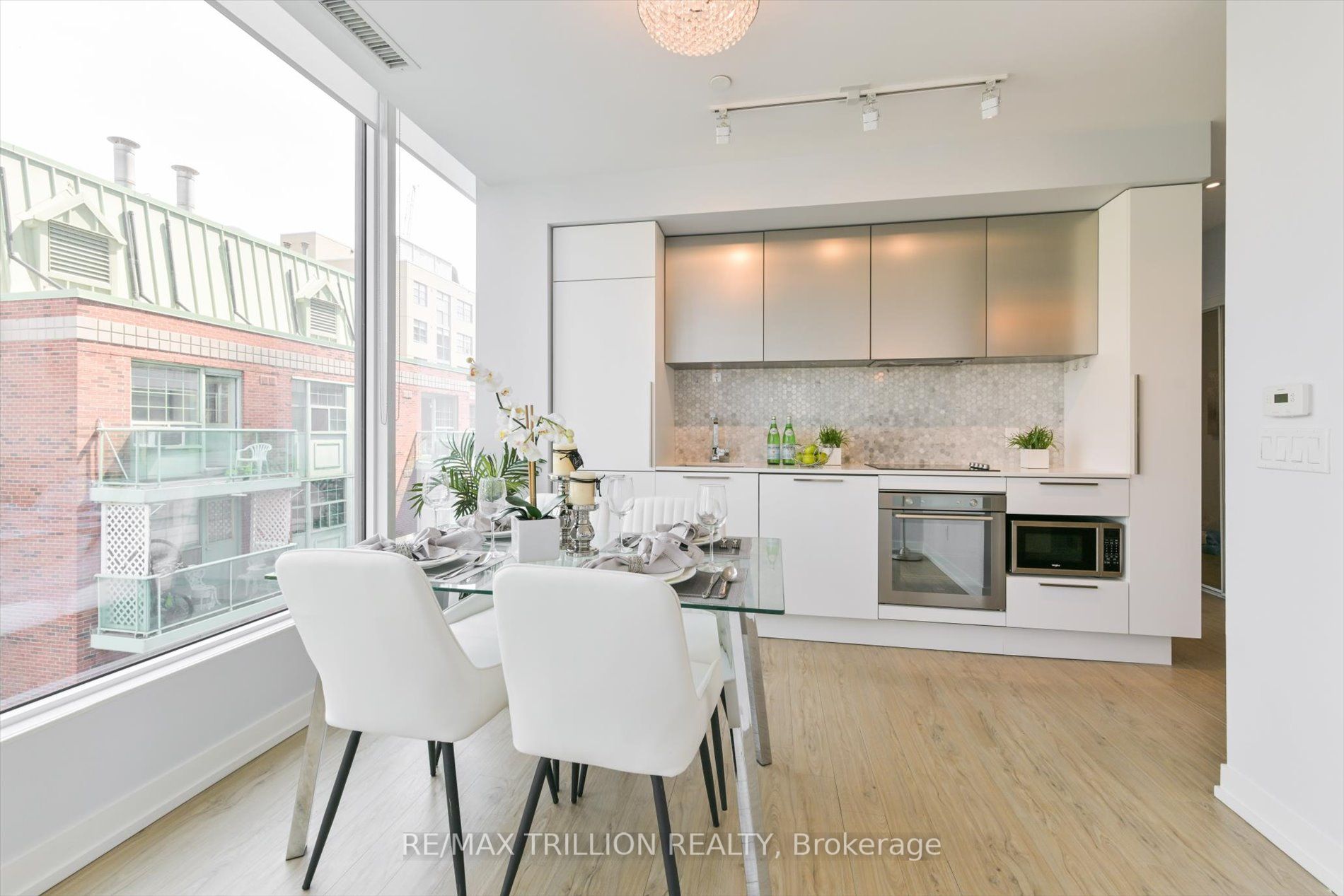 85 Wood St, #820