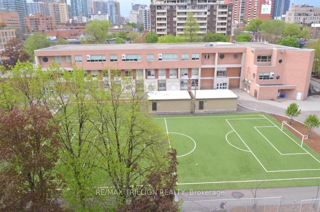 85 Wood St, #820