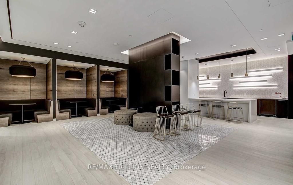 85 Wood St, #820