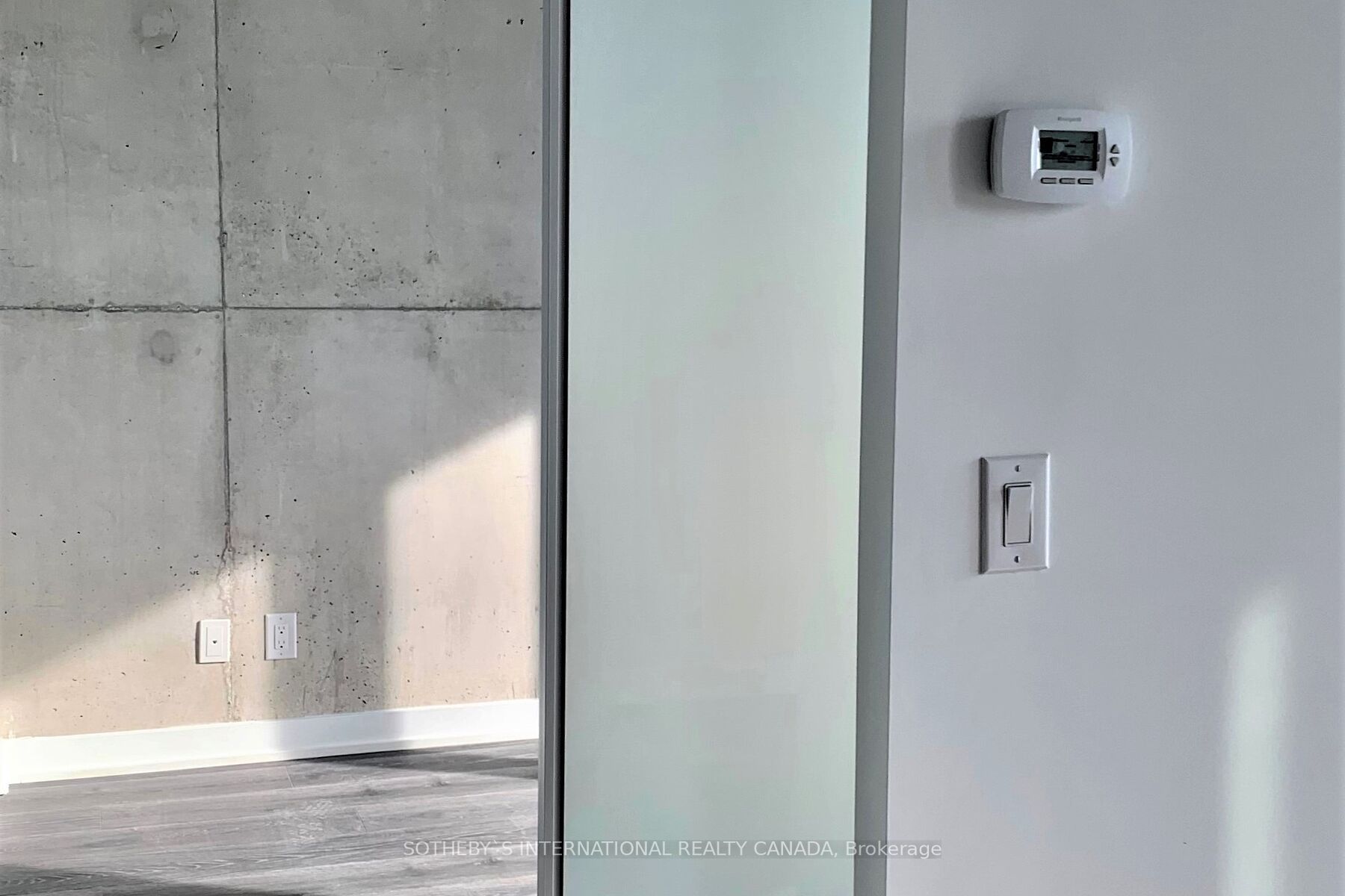 55 Ontario St, #905