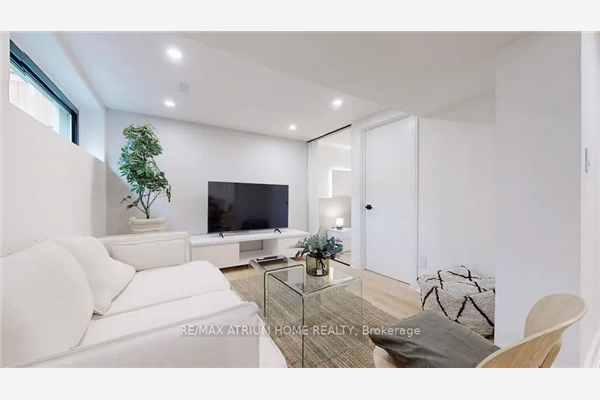 87 Berkinshaw Cres, Toronto