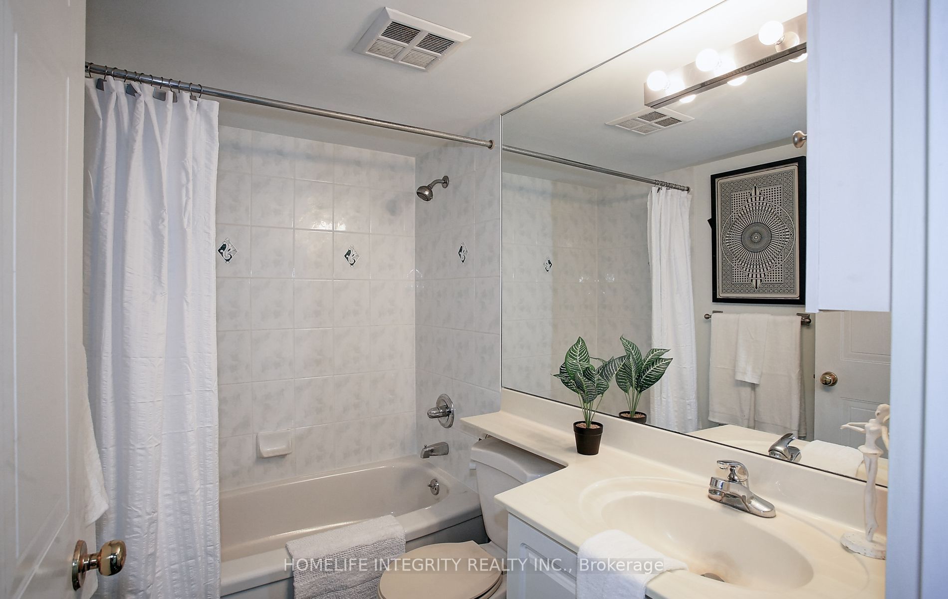 750 Bay St, #2301