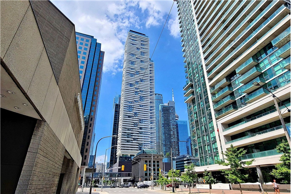 88 Harbour St, Toronto