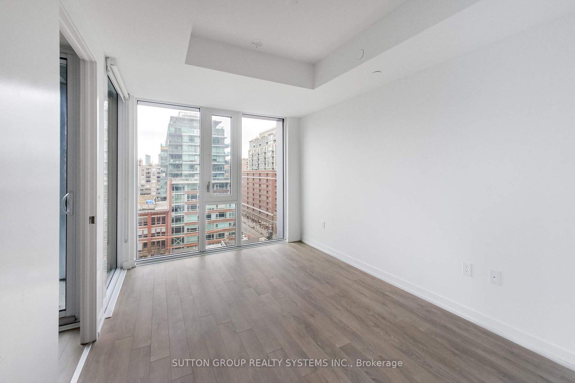 158 Front St E, #910