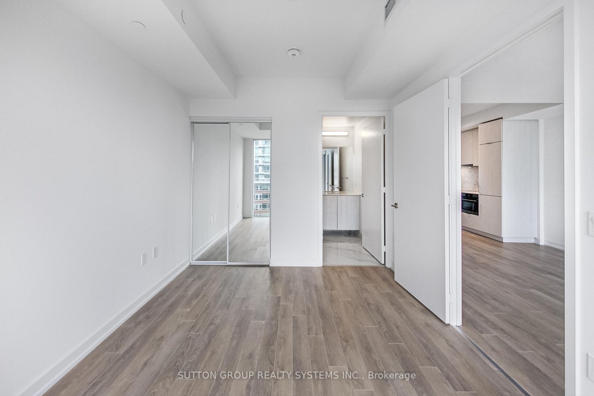 158 Front St E, #910