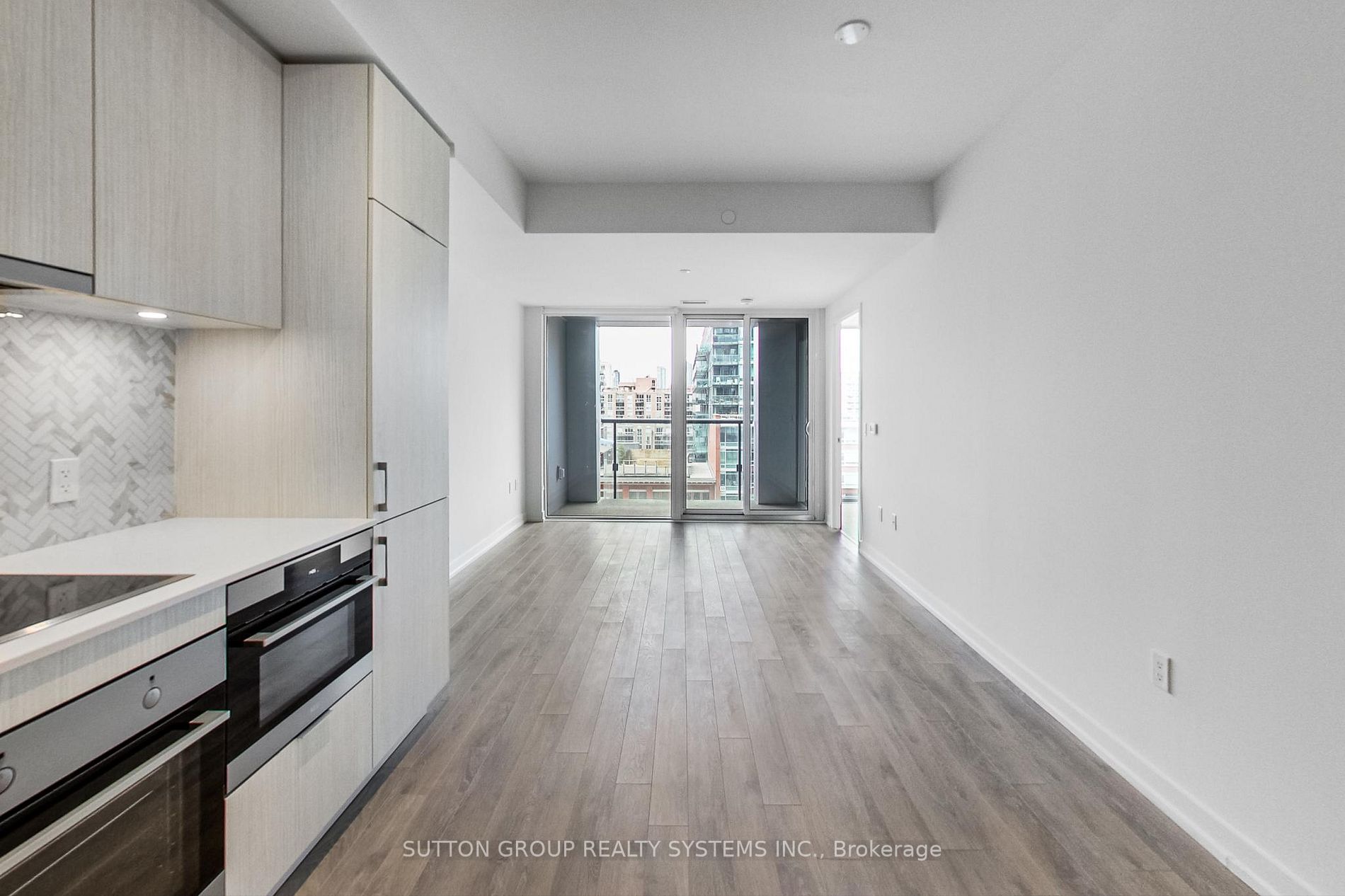 158 Front St E, #910