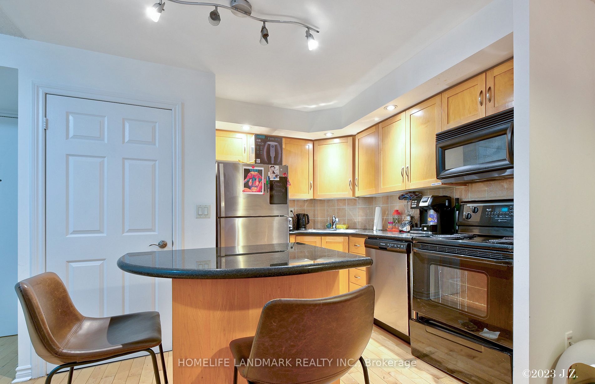 250 Wellington St, #1227