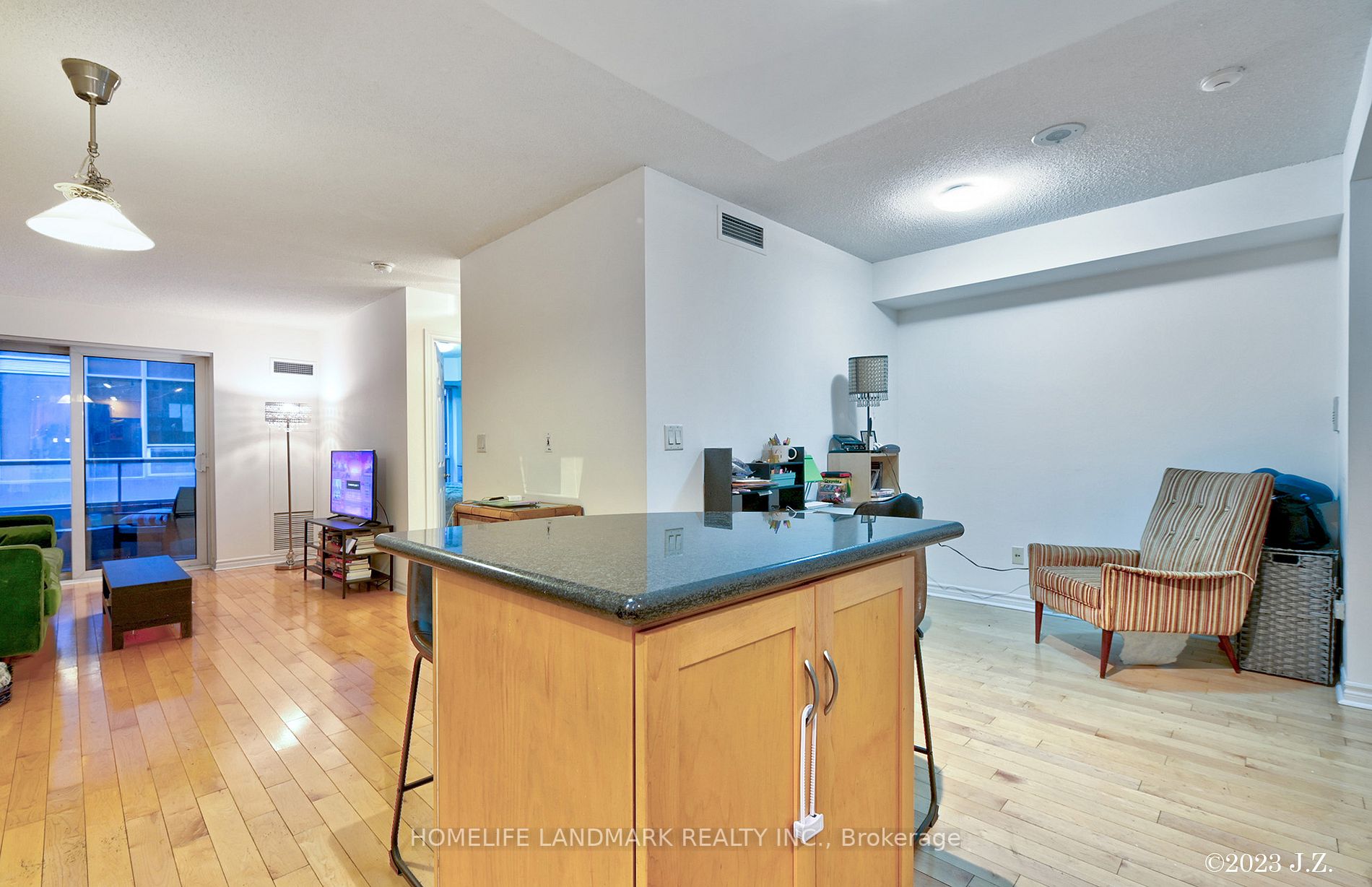 250 Wellington St, #1227