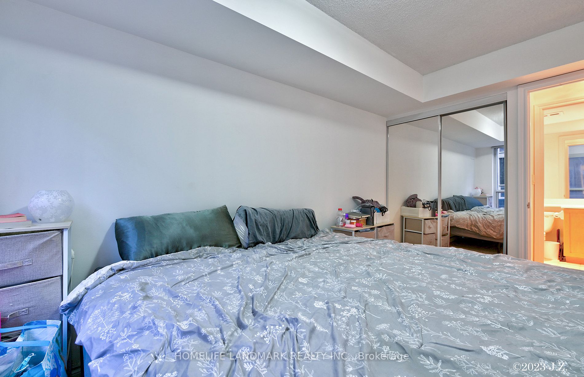 250 Wellington St, #1227